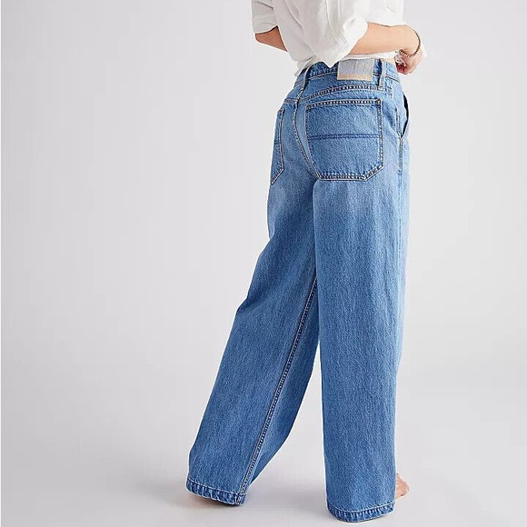 MOTHER Denim - SNACKS! MOTHER Fun Dip High-Rise Utility Puddle Jeans Revolve